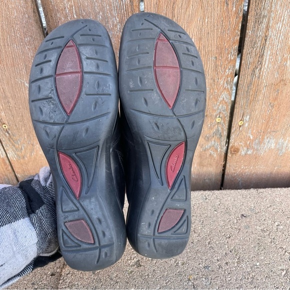 CLARKS Women’s Black Leather Artisan Slip On Lightweight Clog Size 9 Narrow - Picture 8 of 11